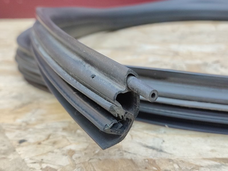 Уплотнитель проема      двери