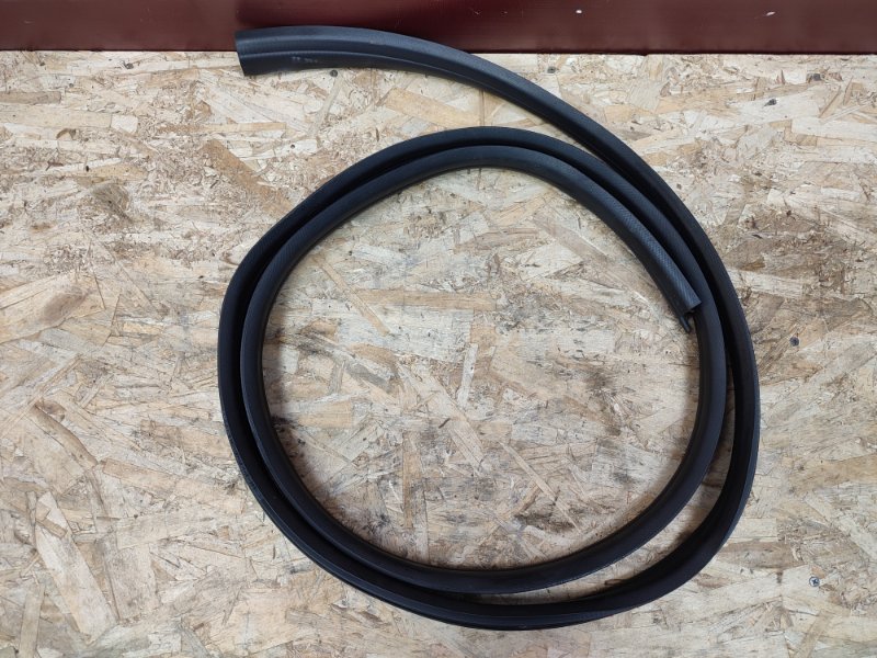 Уплотнитель проема      двери