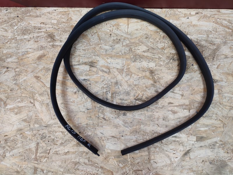 Уплотнитель проема      двери