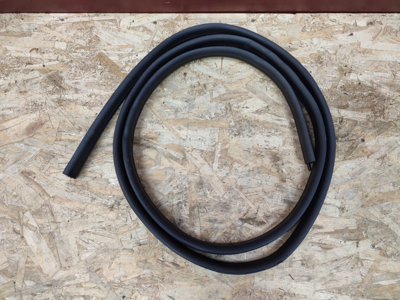 Уплотнитель проема      двери