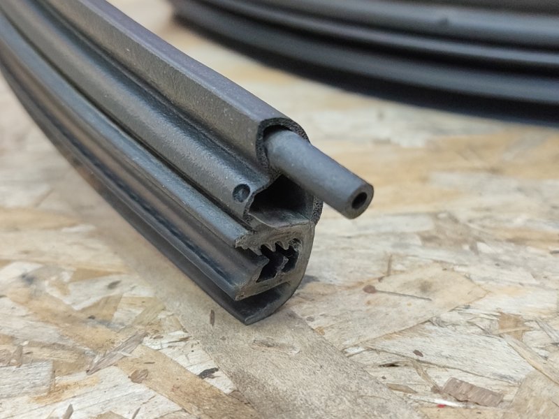 Уплотнитель проема      двери