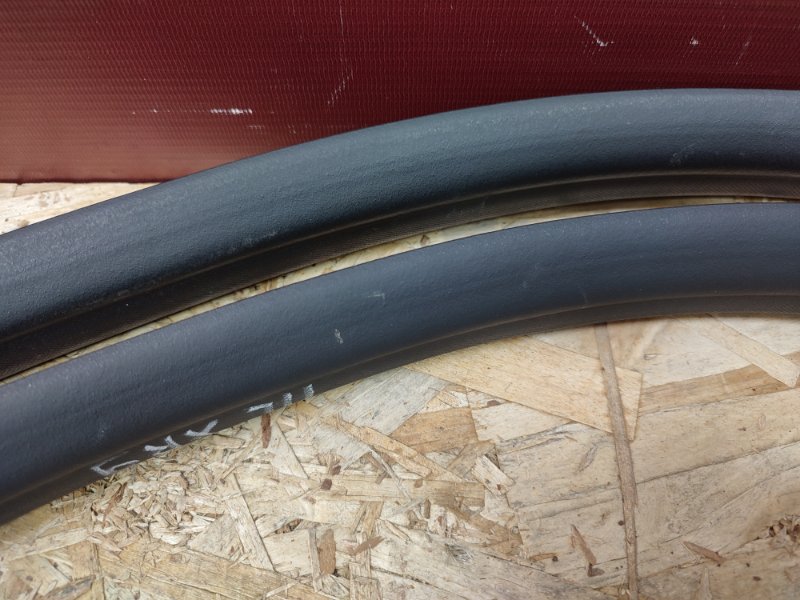 Уплотнитель проема      двери