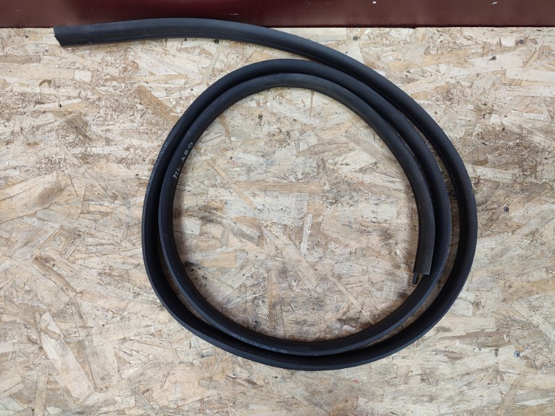 Уплотнитель проема      двери