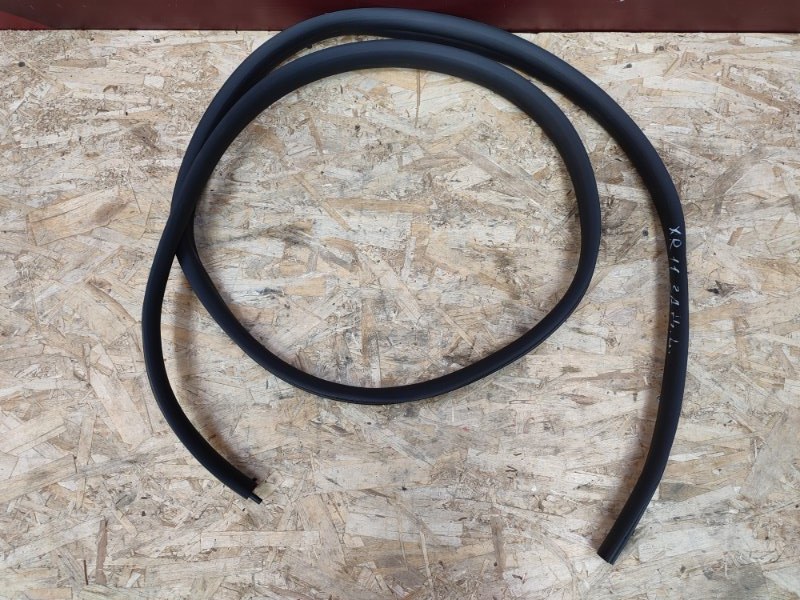 Уплотнитель проема      двери