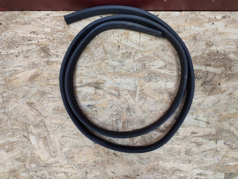 Уплотнитель проема      двери