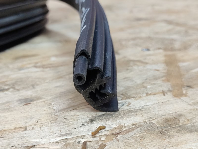 Уплотнитель проема      двери