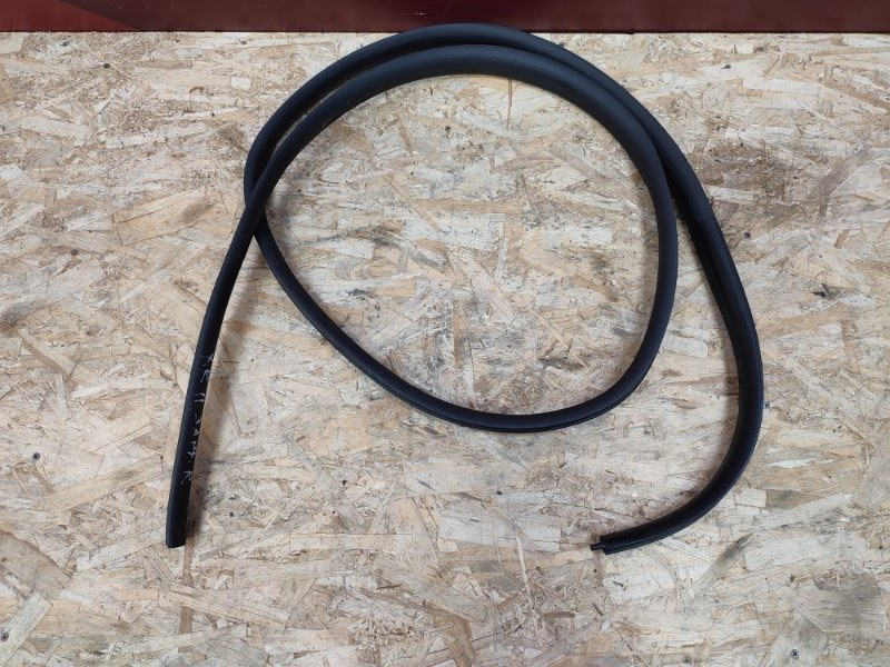 Уплотнитель проема      двери