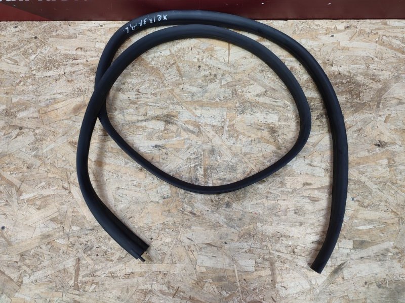 Уплотнитель проема      двери