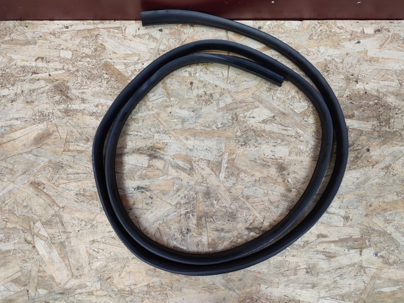 Уплотнитель проема      двери