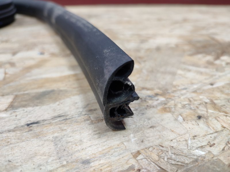 Уплотнитель проема      двери