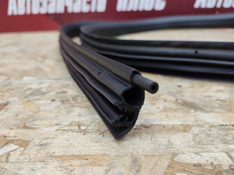 Уплотнитель проема      двери