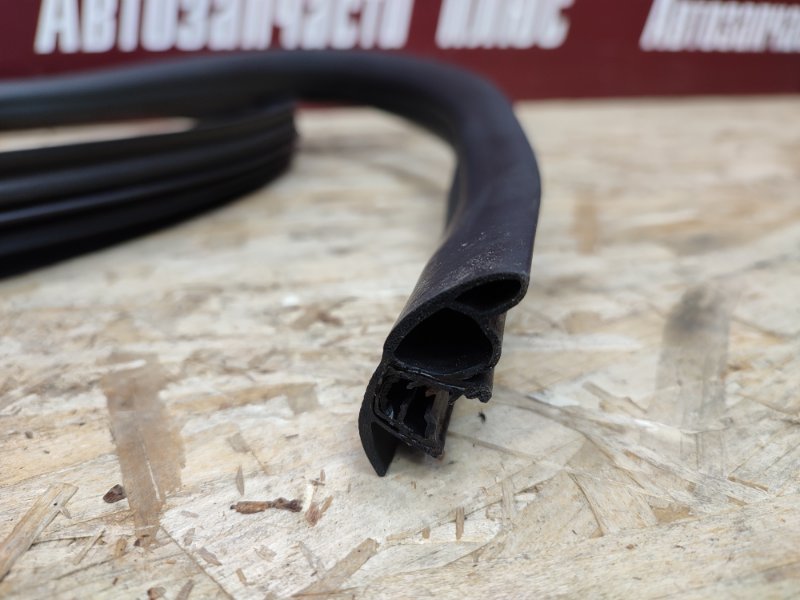 Уплотнитель проема      двери