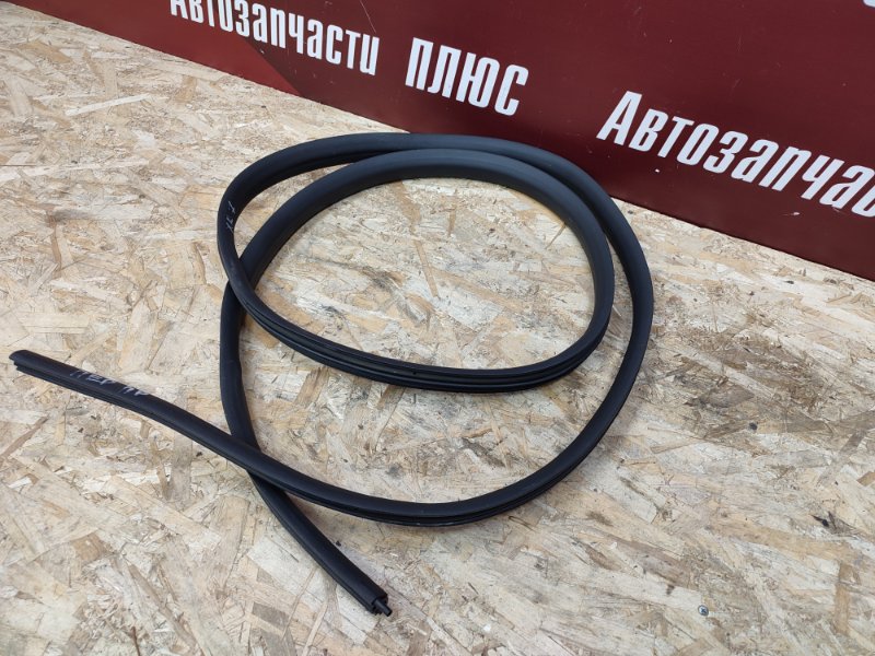 Уплотнитель проема      двери