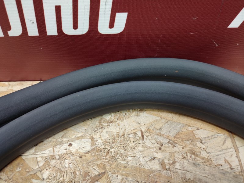 Уплотнитель проема      двери