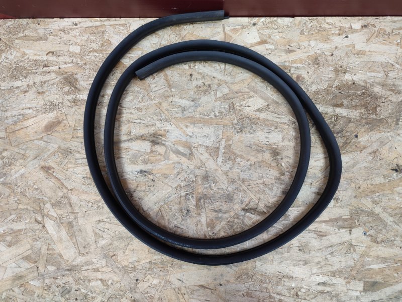 Уплотнитель проема      двери