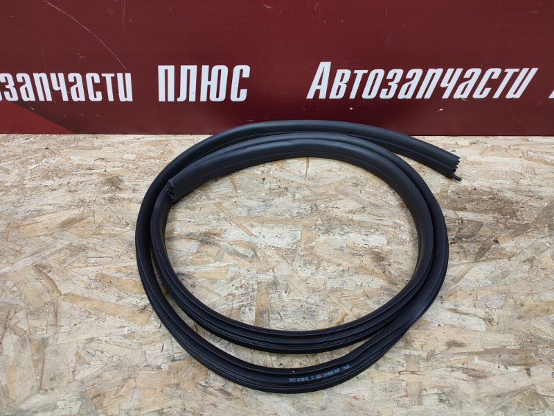 Уплотнитель проема      двери