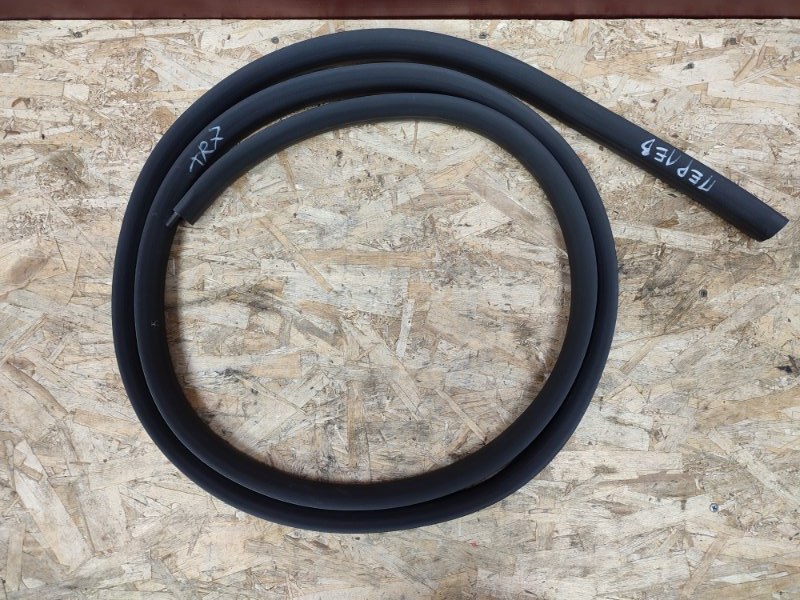 Уплотнитель проема      двери