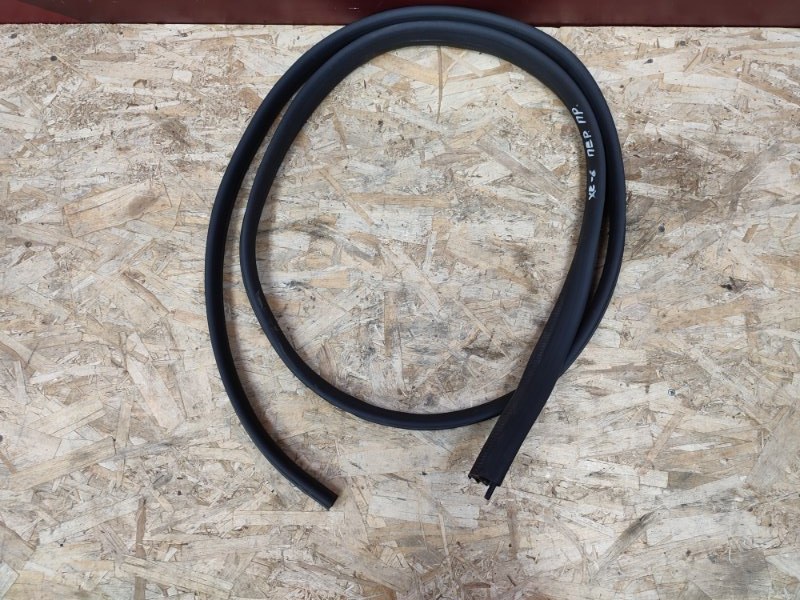 Уплотнитель проема      двери