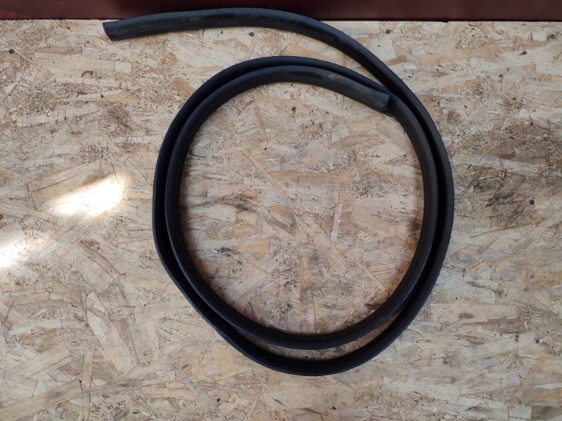 Уплотнитель проема      двери