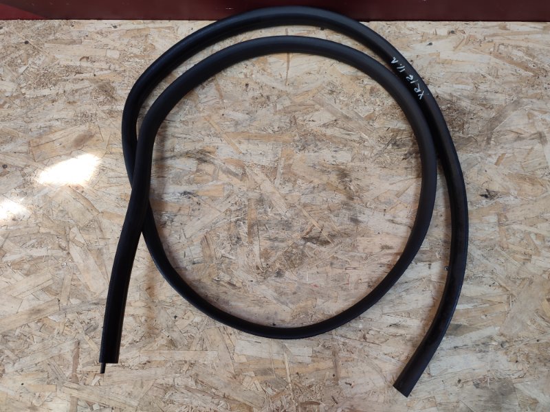 Уплотнитель проема      двери