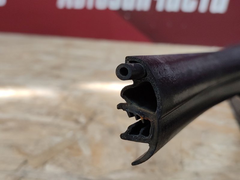 Уплотнитель проема      двери