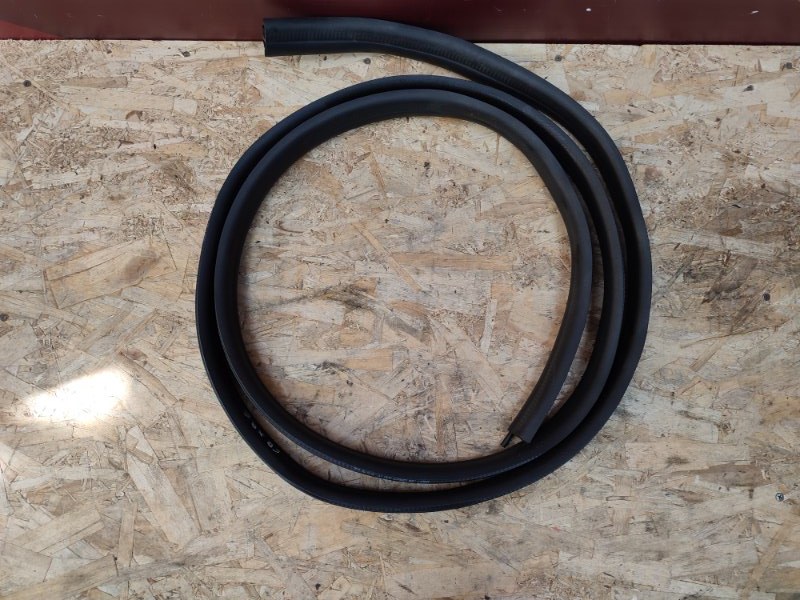 Уплотнитель проема      двери