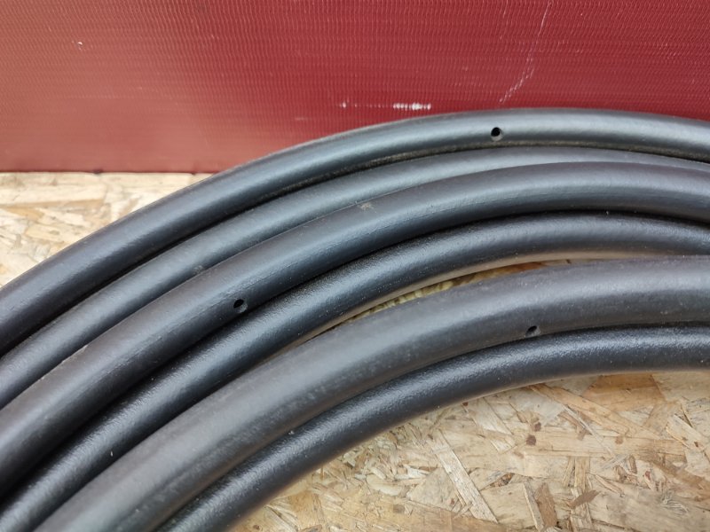 Уплотнительная резинка крышки багажника