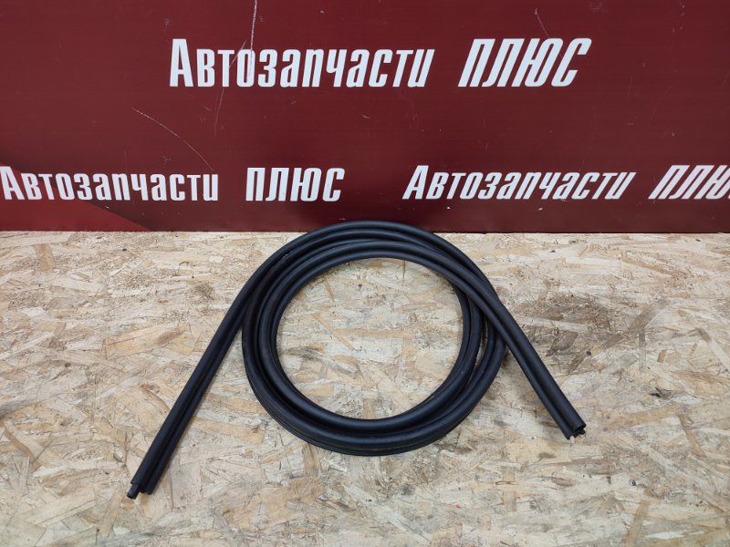 Уплотнительная резинка крышки багажника