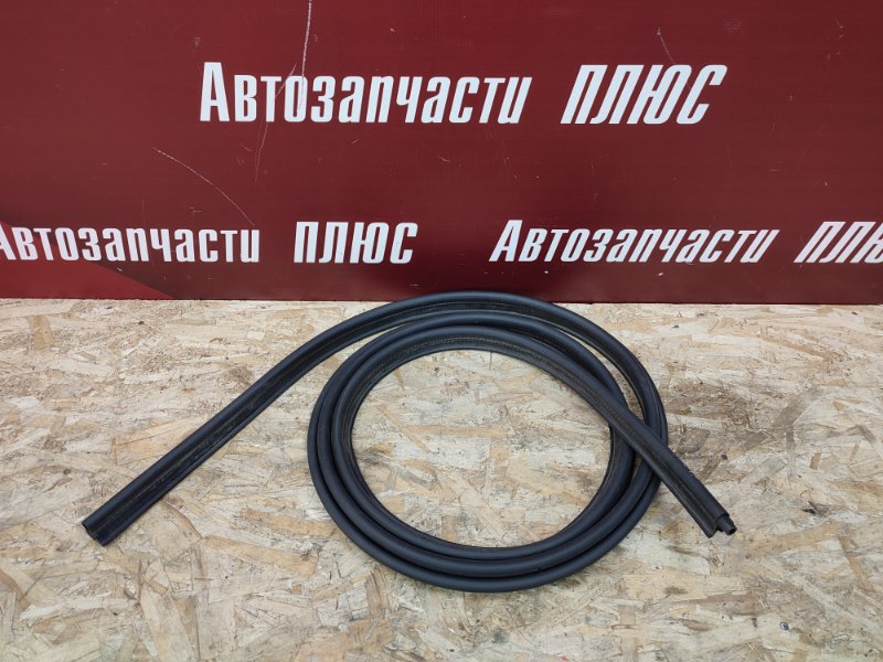 Уплотнительная резинка крышки багажника