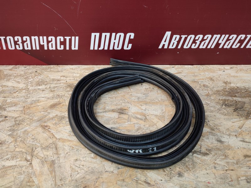 Уплотнительная резинка крышки багажника