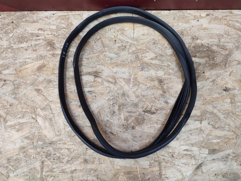 Уплотнитель двери