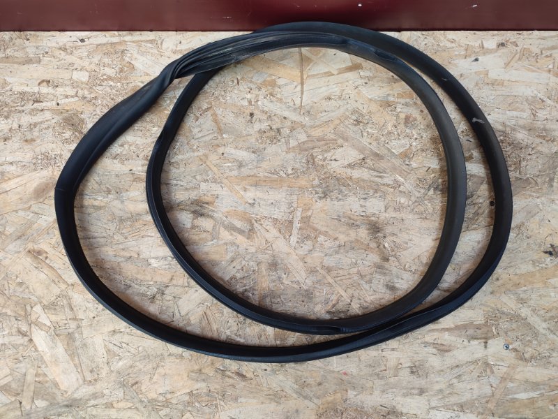 Уплотнитель двери