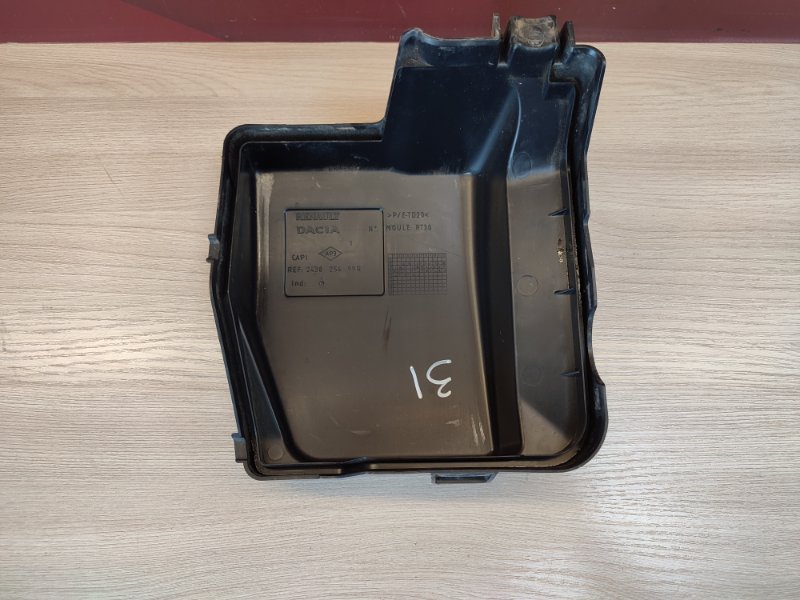 Крышка блока предохранителей