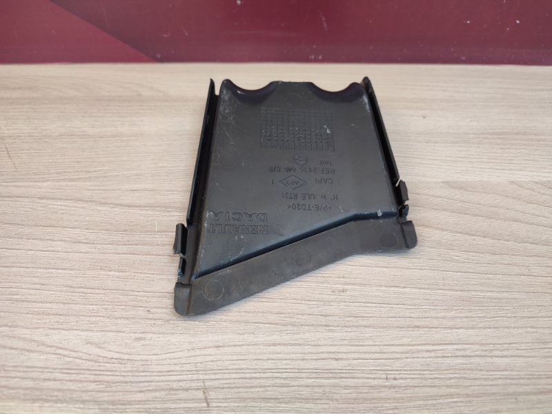 Крышка блока предохранителей