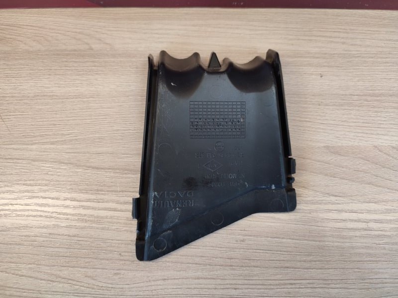 Крышка блока предохранителей