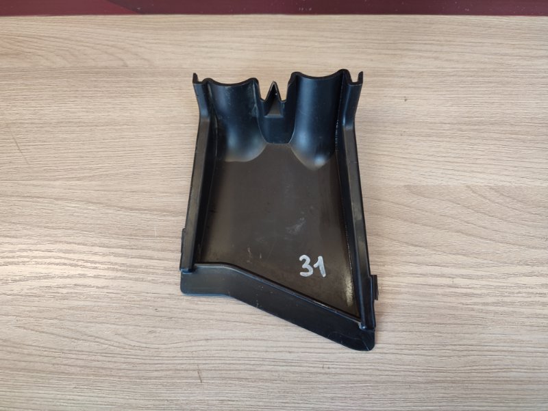 Крышка блока предохранителей