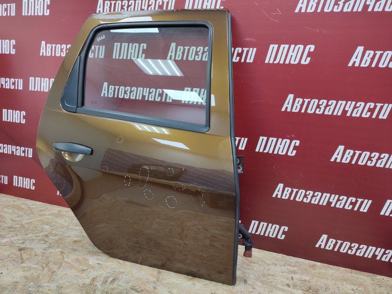 Дверь боковая