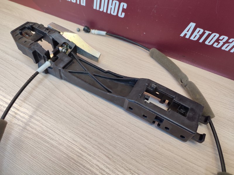 Кронштейн ручки двери