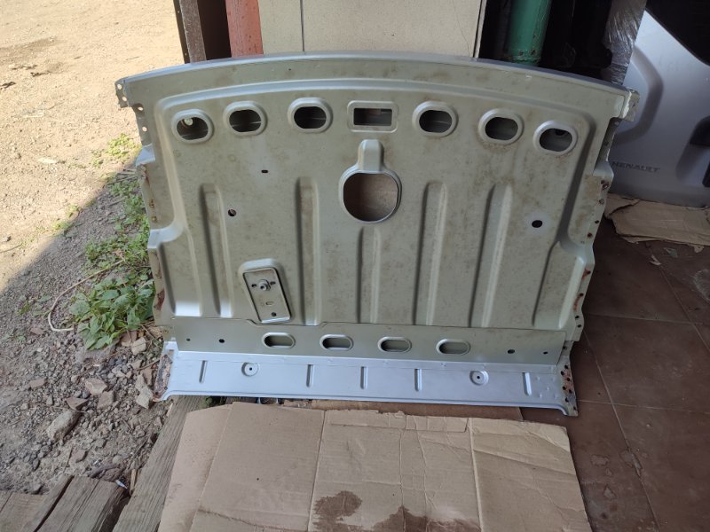 Задняя полка