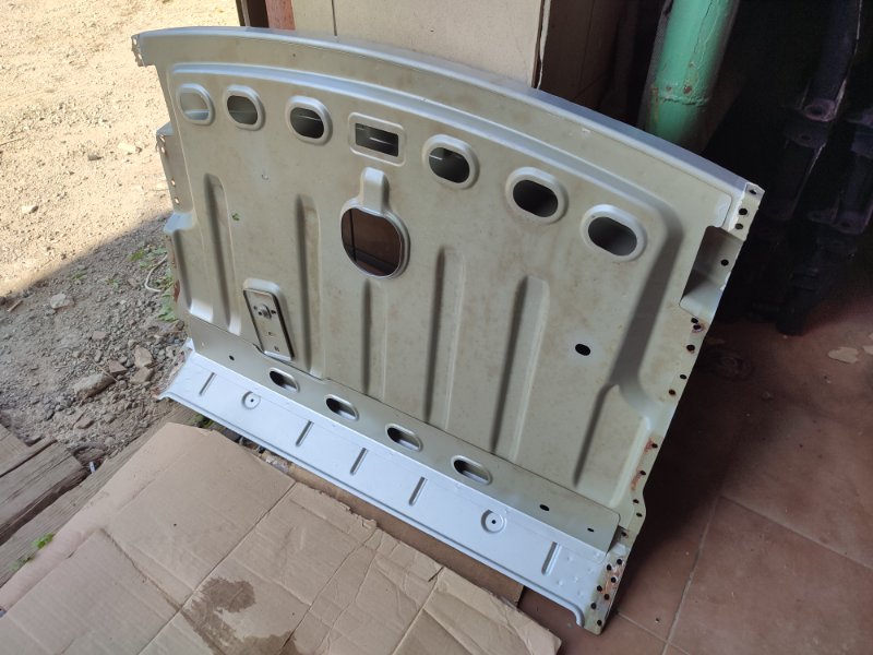 Задняя полка