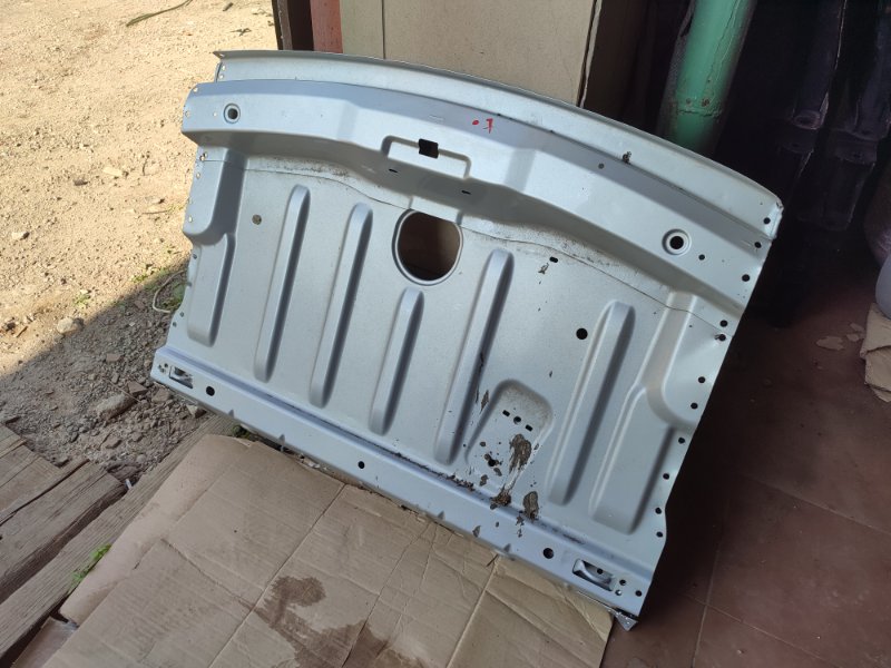 Задняя полка