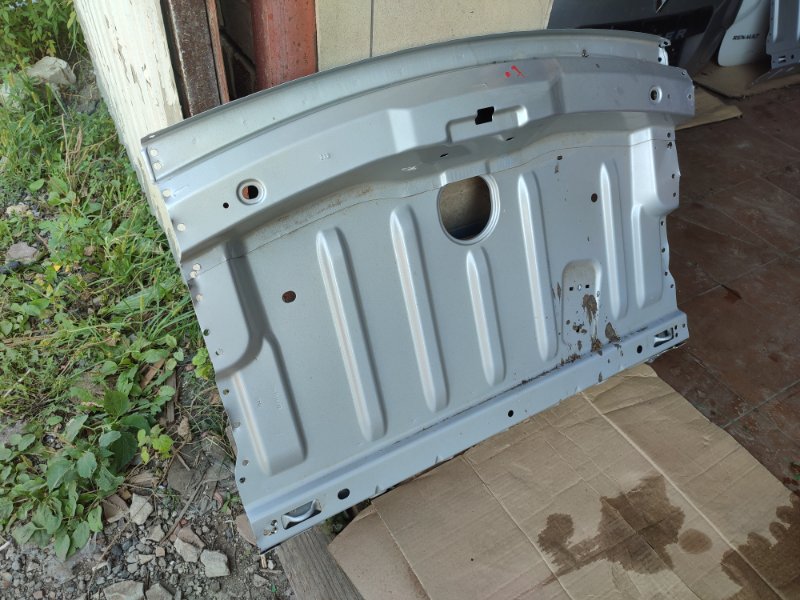 Задняя полка