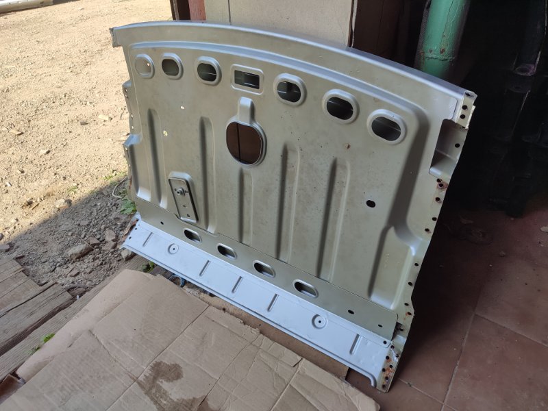 Задняя полка