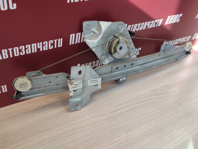 Стеклоподъемник    двери