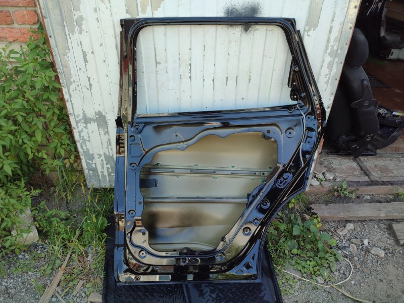 Дверь боковая