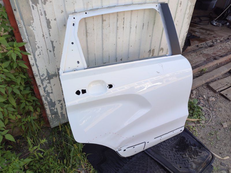 Дверь боковая