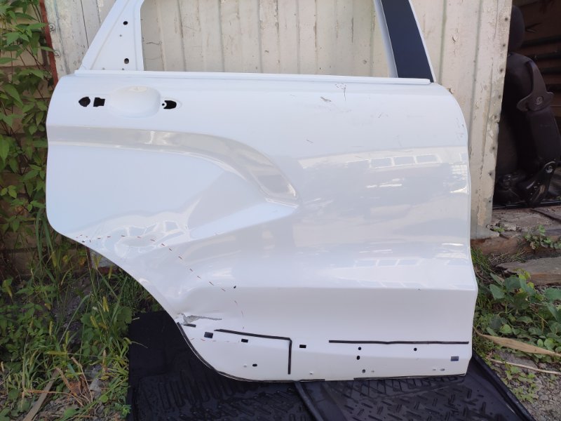 Дверь боковая