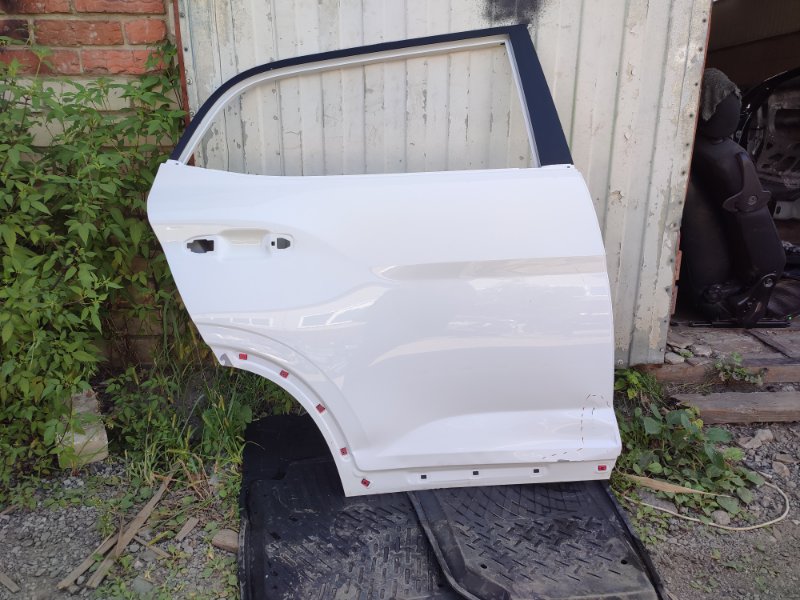 Дверь боковая