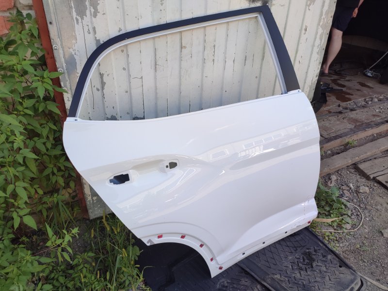 Дверь боковая