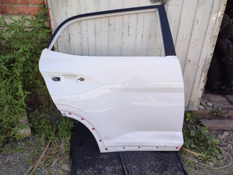 Дверь боковая